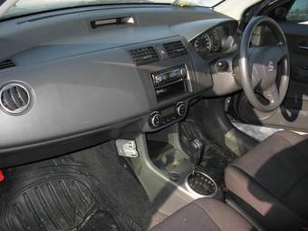 2004 Suzuki Swift Photos