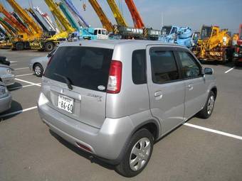 2004 Suzuki Swift Pictures