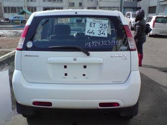 2004 Suzuki Swift Pictures