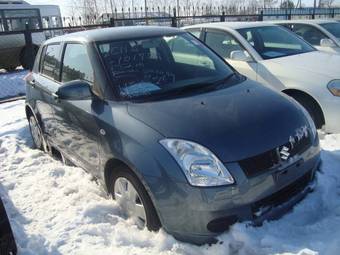 2004 Suzuki Swift Pictures