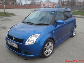 2004 Suzuki Swift Photos