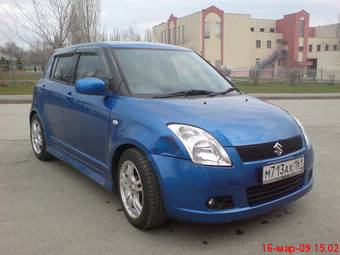 2004 Suzuki Swift Pictures