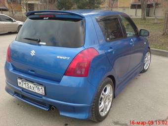2004 Suzuki Swift Photos