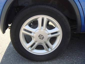 2004 Suzuki Swift Pictures