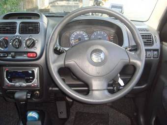 2004 Suzuki Swift Pictures