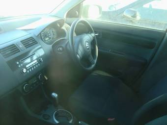 2004 Suzuki Swift Pictures