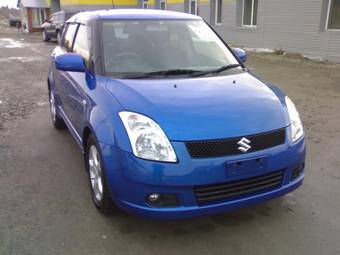 2004 Suzuki Swift Photos