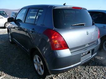 2004 Suzuki Swift Pictures