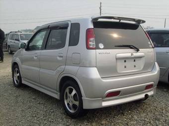 2004 Suzuki Swift Photos