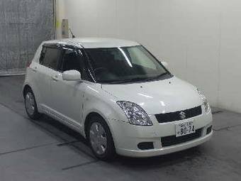 2004 Suzuki Swift Photos