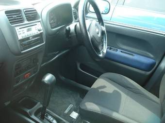 2004 Suzuki Swift Pics