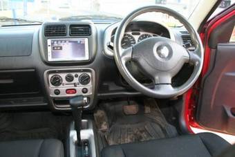 2004 Suzuki Swift Pictures