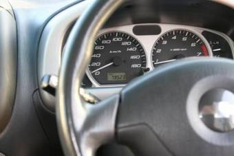 2004 Suzuki Swift Pictures