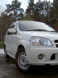 2004 Suzuki Swift Photos