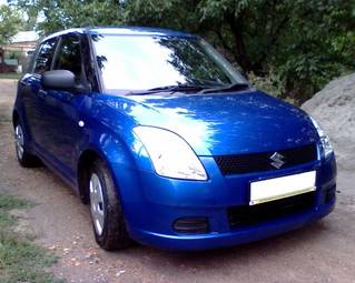 2004 Suzuki Swift Images