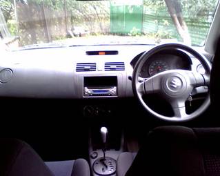 2004 Suzuki Swift Pictures