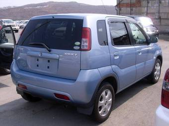 2004 Suzuki Swift Pictures