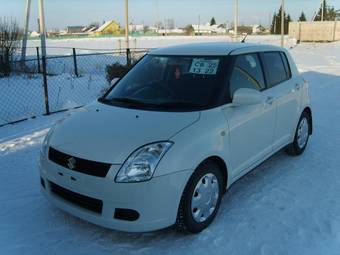 2004 Suzuki Swift Pictures