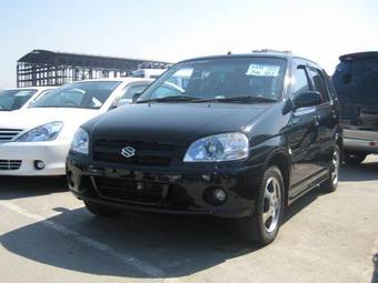 2004 Suzuki Swift Photos