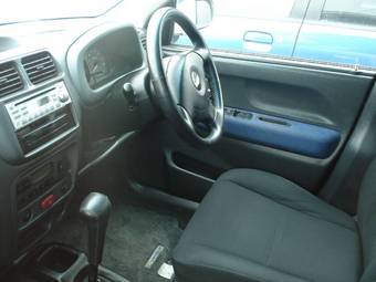 2004 Suzuki Swift Pictures