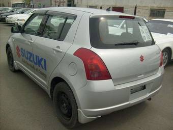 2004 Suzuki Swift Pics
