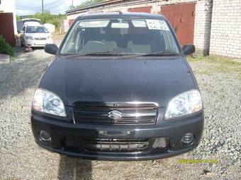 2004 Suzuki Swift Photos