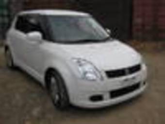 2004 Suzuki Swift Photos