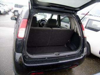 2004 Suzuki Swift Photos
