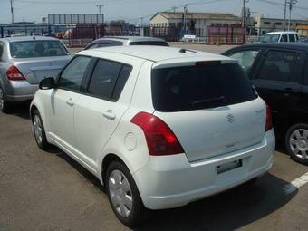 2004 Suzuki Swift Pictures