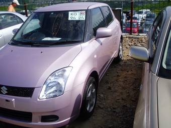 2004 Suzuki Swift Photos