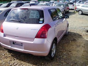 2004 Suzuki Swift Photos