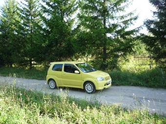 2004 Suzuki Swift Photos