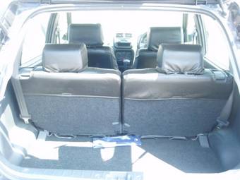 2004 Suzuki Swift Photos