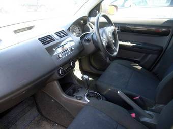 2004 Suzuki Swift Pictures