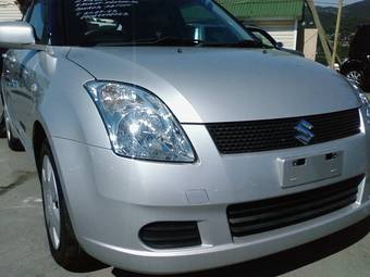 2004 Suzuki Swift Photos