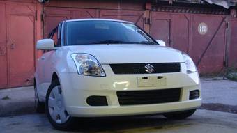 2004 Suzuki Swift Pics