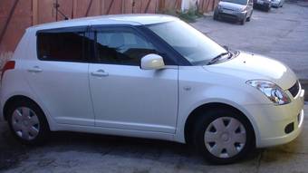 2004 Suzuki Swift Pictures