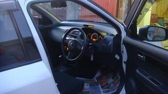 2004 Suzuki Swift Pictures