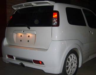 2004 Suzuki Swift Photos