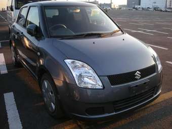 2005 Suzuki Swift Photos