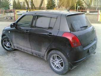 2005 Suzuki Swift Pictures