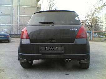 2005 Suzuki Swift Photos