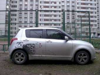 2005 Suzuki Swift Photos