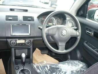 2005 Suzuki Swift Pictures