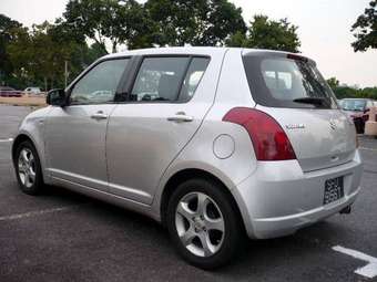 2005 Suzuki Swift Photos