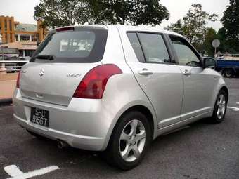 2005 Suzuki Swift Photos