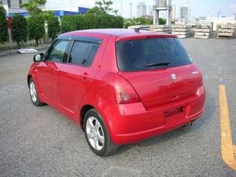 2005 Suzuki Swift Pictures