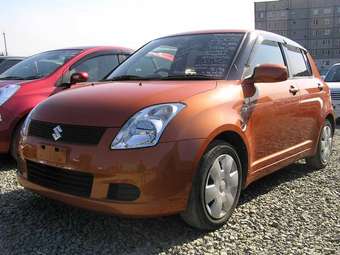 2005 Suzuki Swift Photos