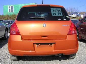 2005 Suzuki Swift Pictures