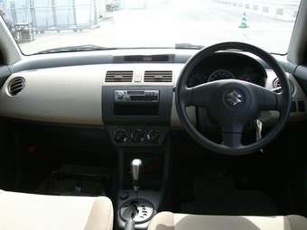 2005 Suzuki Swift Photos